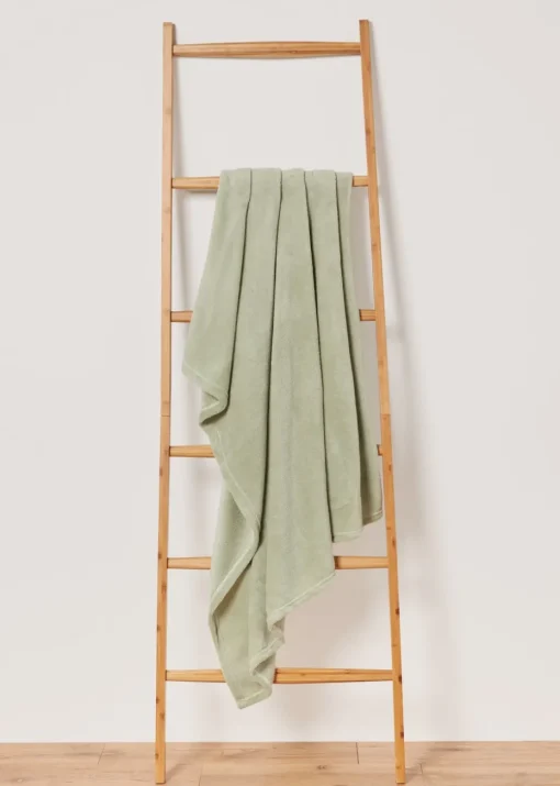 Plain Green Throw