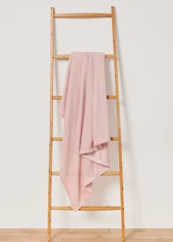 Plain Pink Throw (130cm x 150cm)