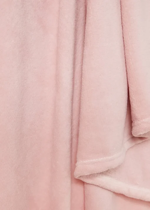 Plain Pink Throw (130cm x 150cm)