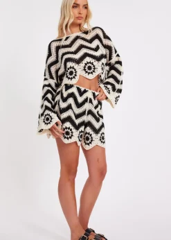 Quiz Black Crochet Scalloped Shorts