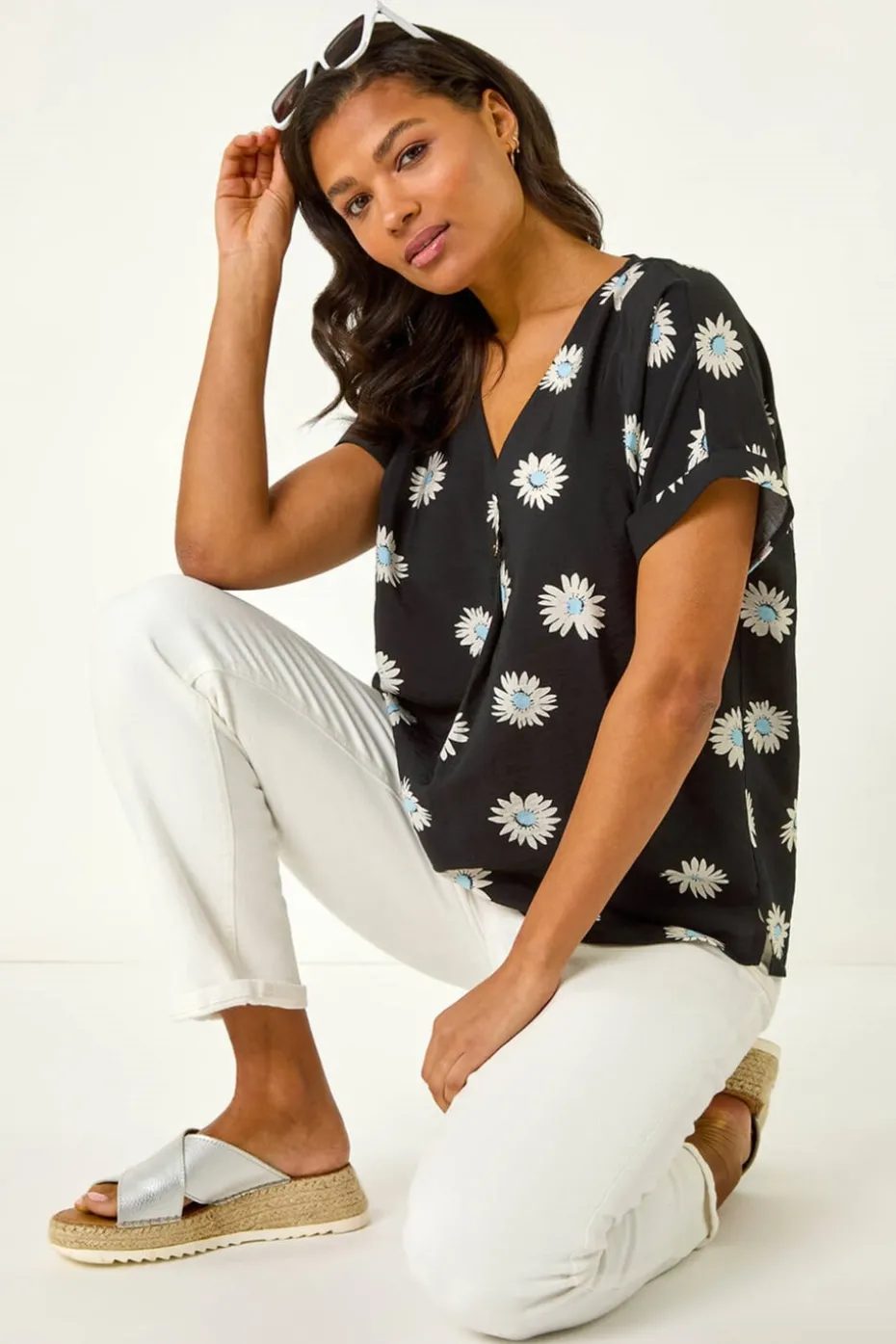 Roman Black Daisy Print Pleat Front Top