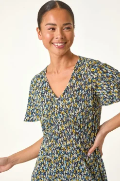 Roman Black Petite Floral Crinkle Dress