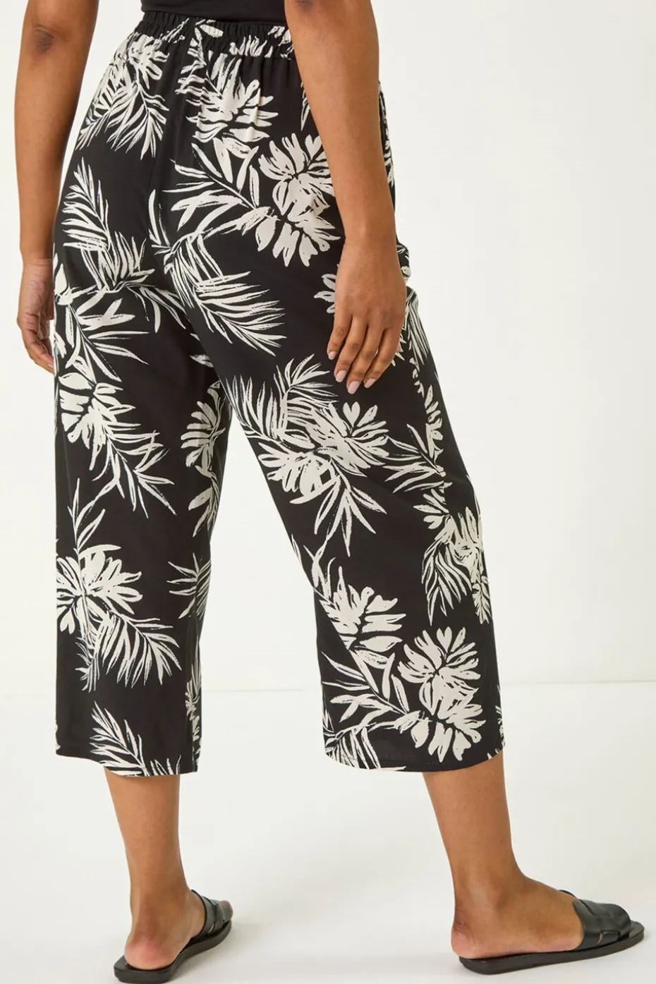 Roman Black Petite Tropical Cropped Trouser