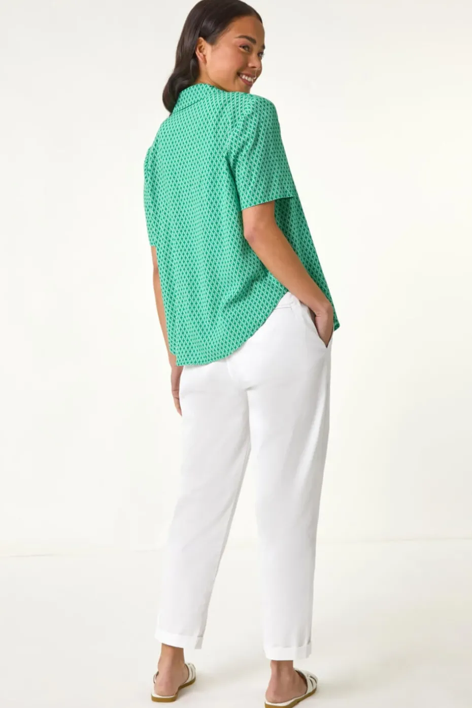 Roman Green Petite Geometric Buttoned Blouse