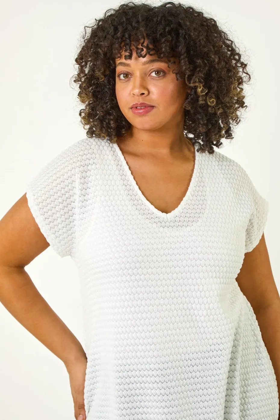 Roman Ivory Curve Crochet V-Neck Stretch Top