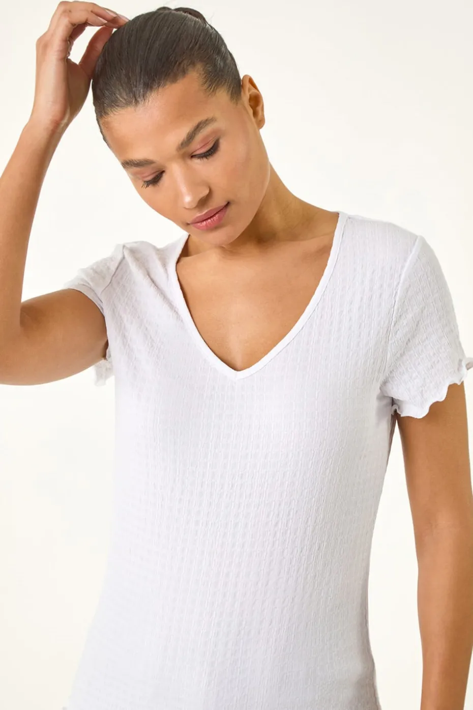 Roman Ivory Textured Lettuce Edge Top