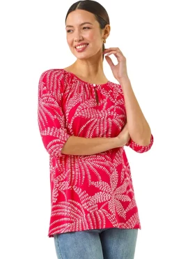 Roman Red Printed Keyhole Front Stretch Top