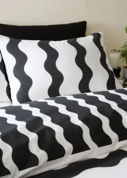 Sassy B Waves Reversible Duvet Cover Set
