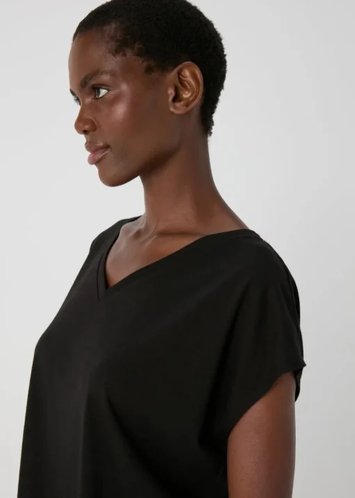 Souluxe Black V Neck T Shirt