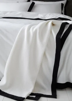 Style Sisters Monochrome Waffle Cotton Throw (150x220cm)