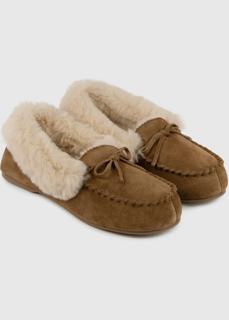 Totes Isotoner Tan Genuine Suede Moccasin with Faux Fur Lining