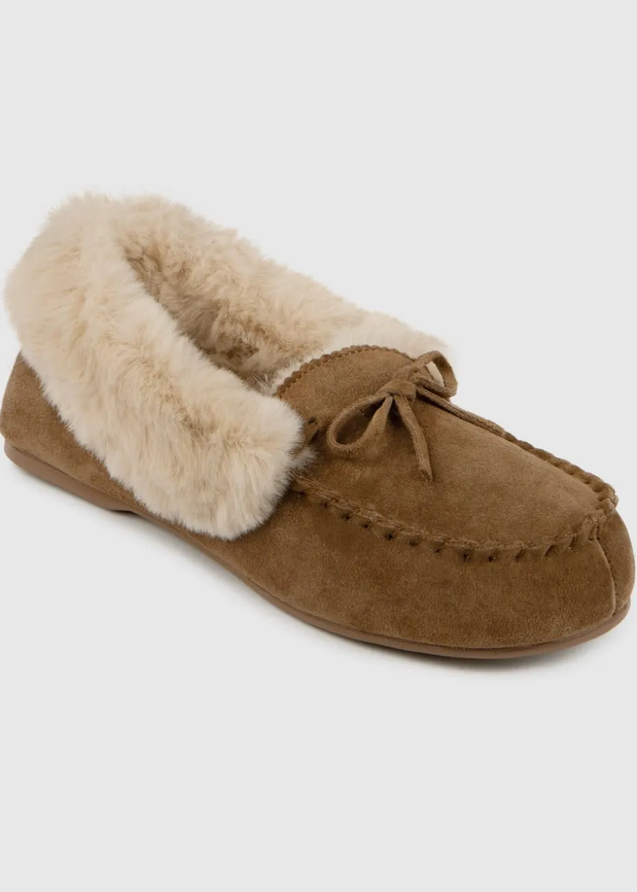 Totes Isotoner Tan Genuine Suede Moccasin with Faux Fur Lining