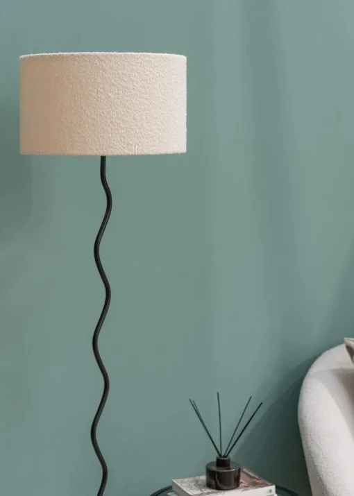 ValueLights Wiggle Black Metal Floor Lamp Cream Boucle Shade (151cm x 35cm)