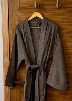 Virgin Experience Days 30 Minute Deep Tissue Massage with Spa & Massage - 9 Locations