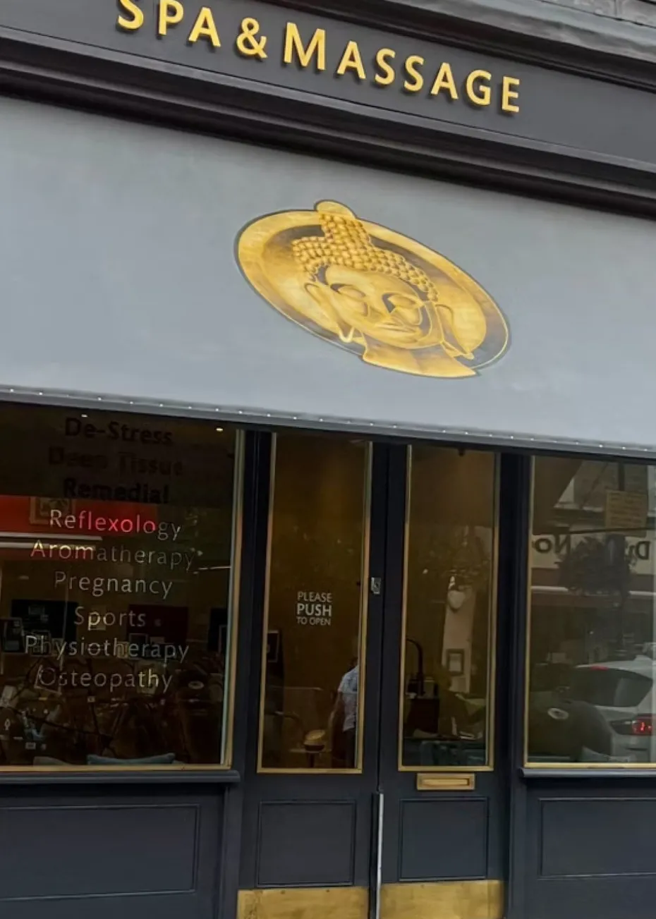 Virgin Experience Days 30 Minute Deep Tissue Massage with Spa & Massage - 9 Locations