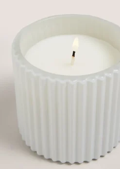 White Cedarwood & Amber Elegance Candle