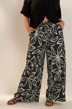 Yours Curve Black & White Floral Print Textured Wide Leg Trousers
