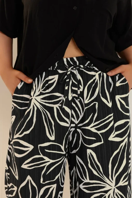 Yours Curve Black & White Floral Print Textured Wide Leg Trousers