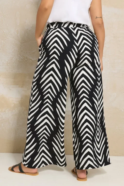 Yours Curve Black & White Abstract Print Wide Leg Trousers
