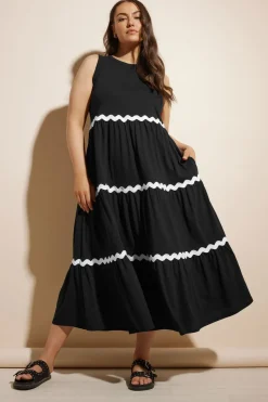 Yours Curve Black Contrast Swirl Tiered Maxi Dress