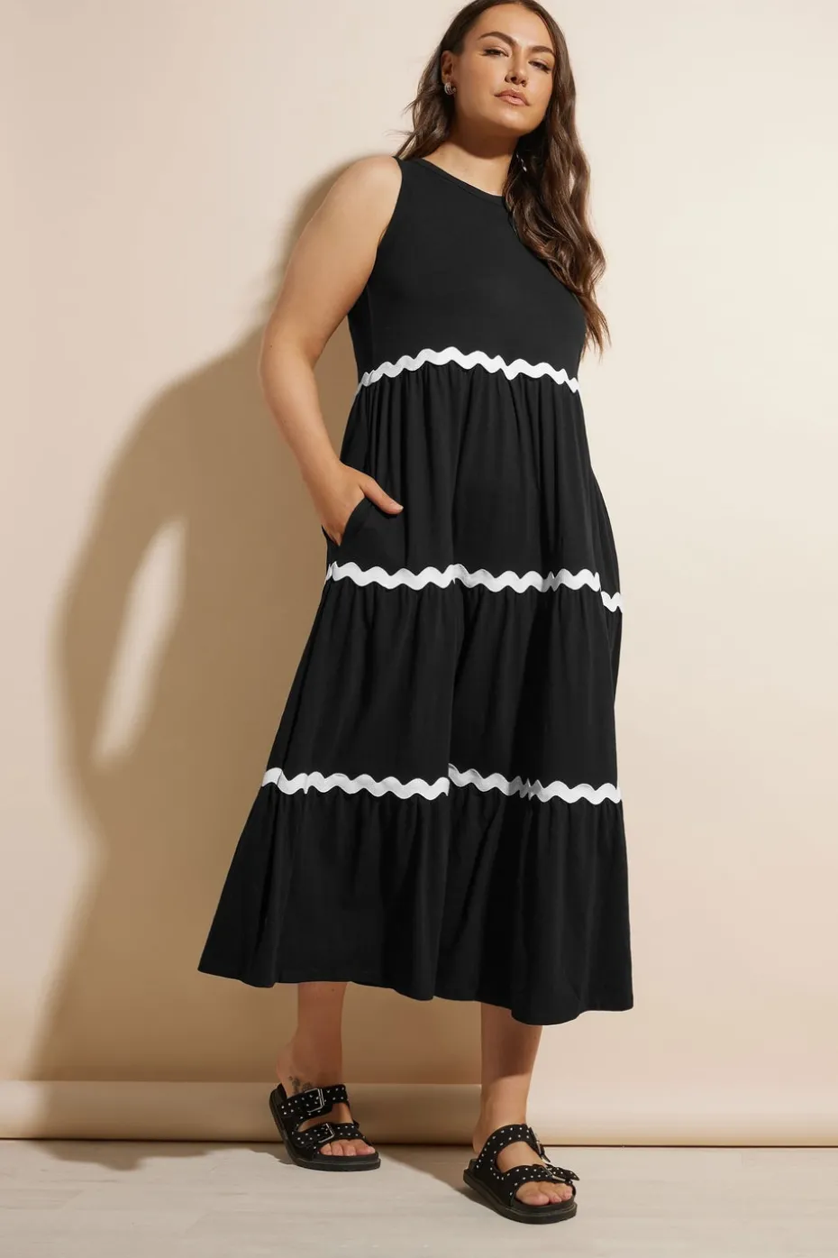 Yours Curve Black Contrast Swirl Tiered Maxi Dress