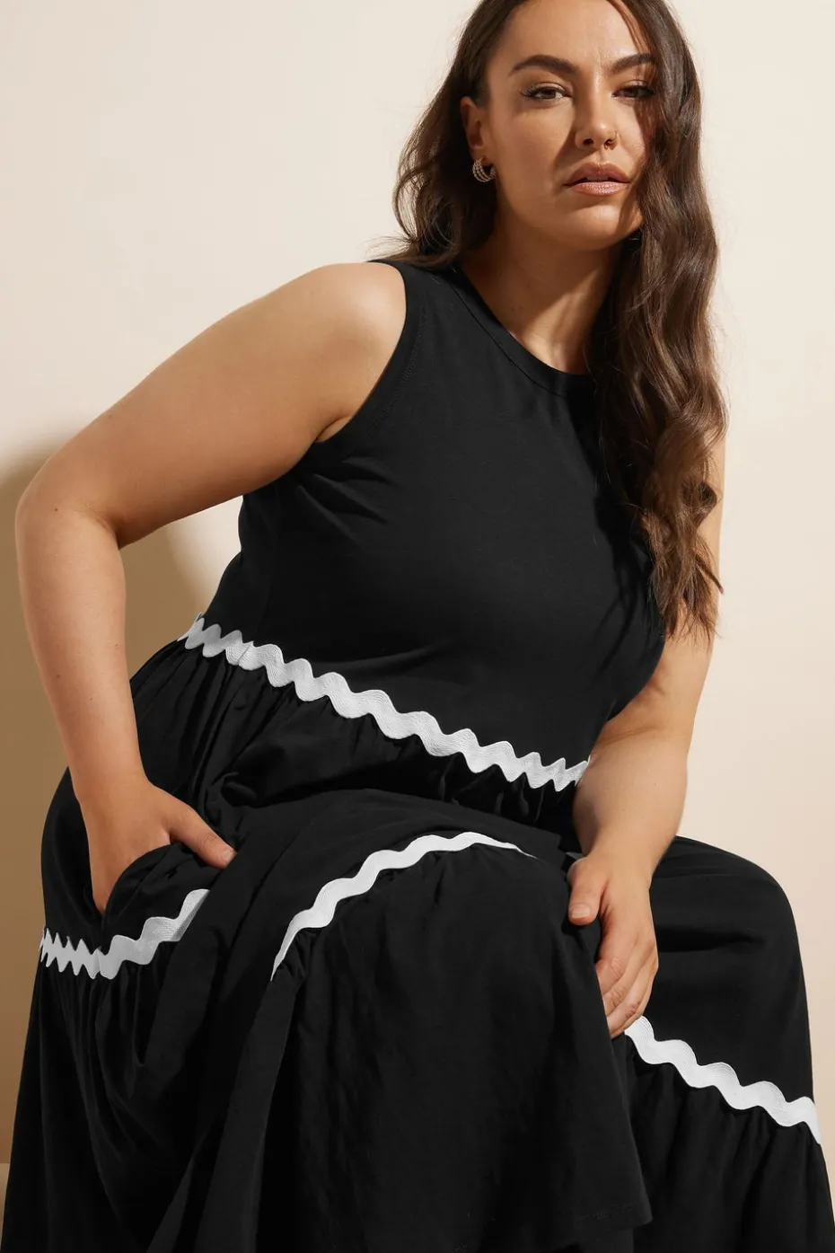 Yours Curve Black Contrast Swirl Tiered Maxi Dress