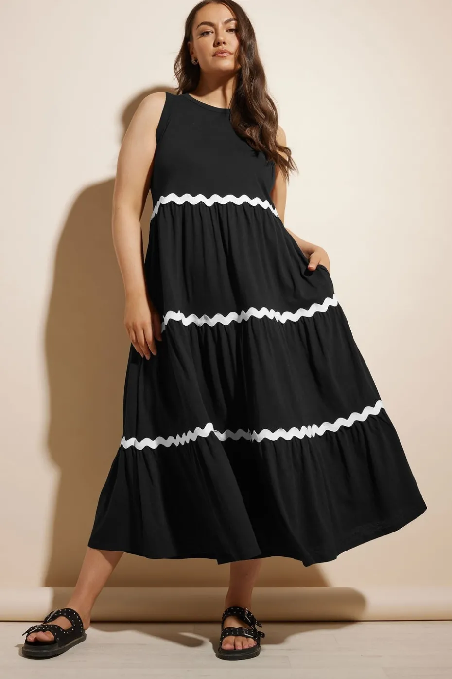 Yours Curve Black Contrast Swirl Tiered Maxi Dress