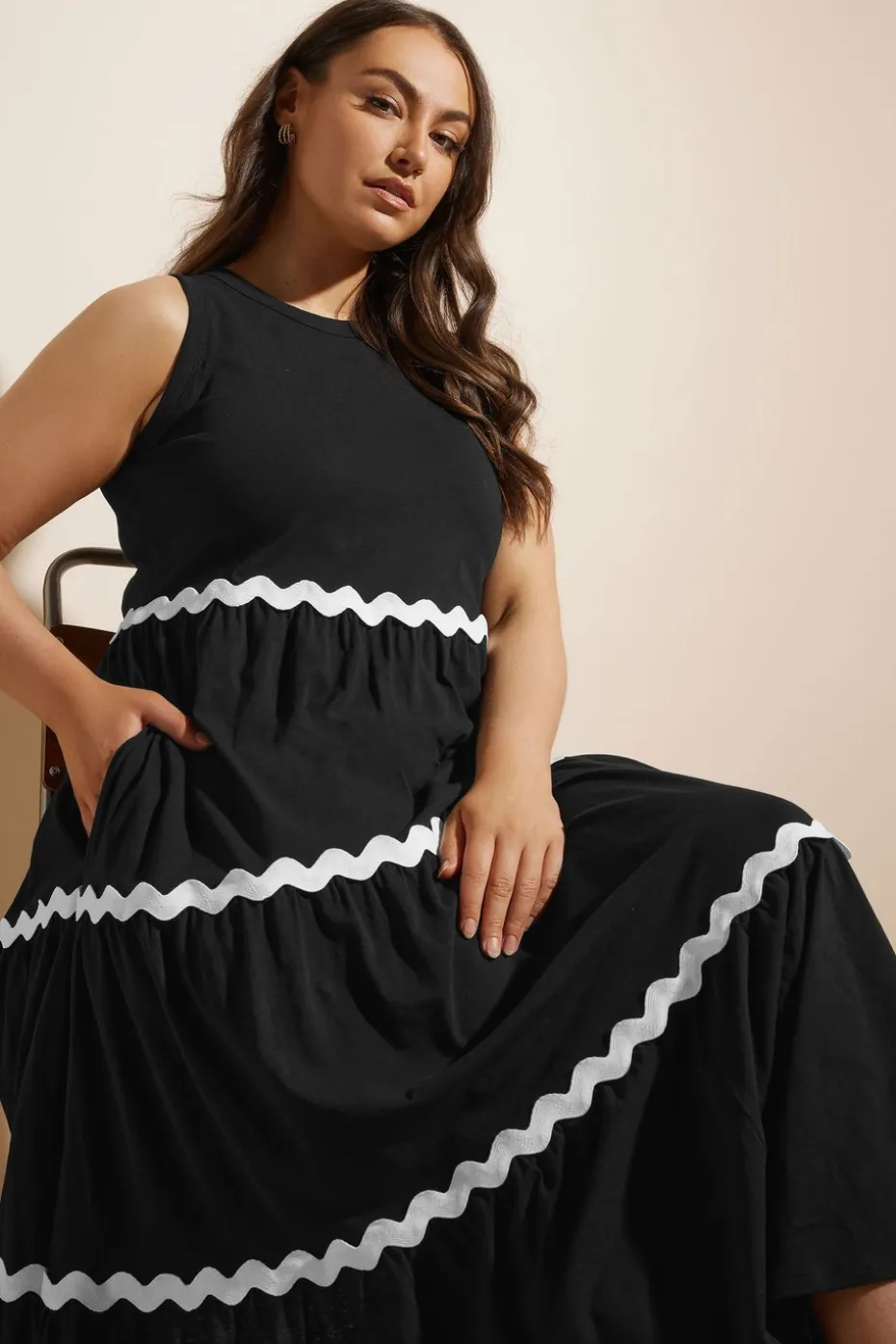 Yours Curve Black Contrast Swirl Tiered Maxi Dress