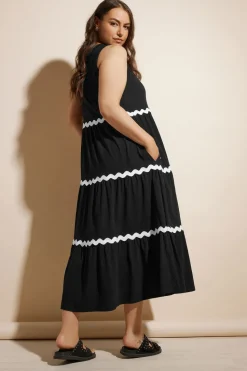 Yours Curve Black Contrast Swirl Tiered Maxi Dress