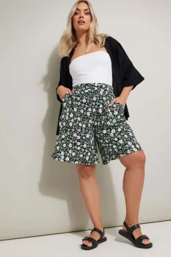 Yours Curve Black Ditsy Floral Textured Shorts