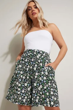 Yours Curve Black Ditsy Floral Textured Shorts