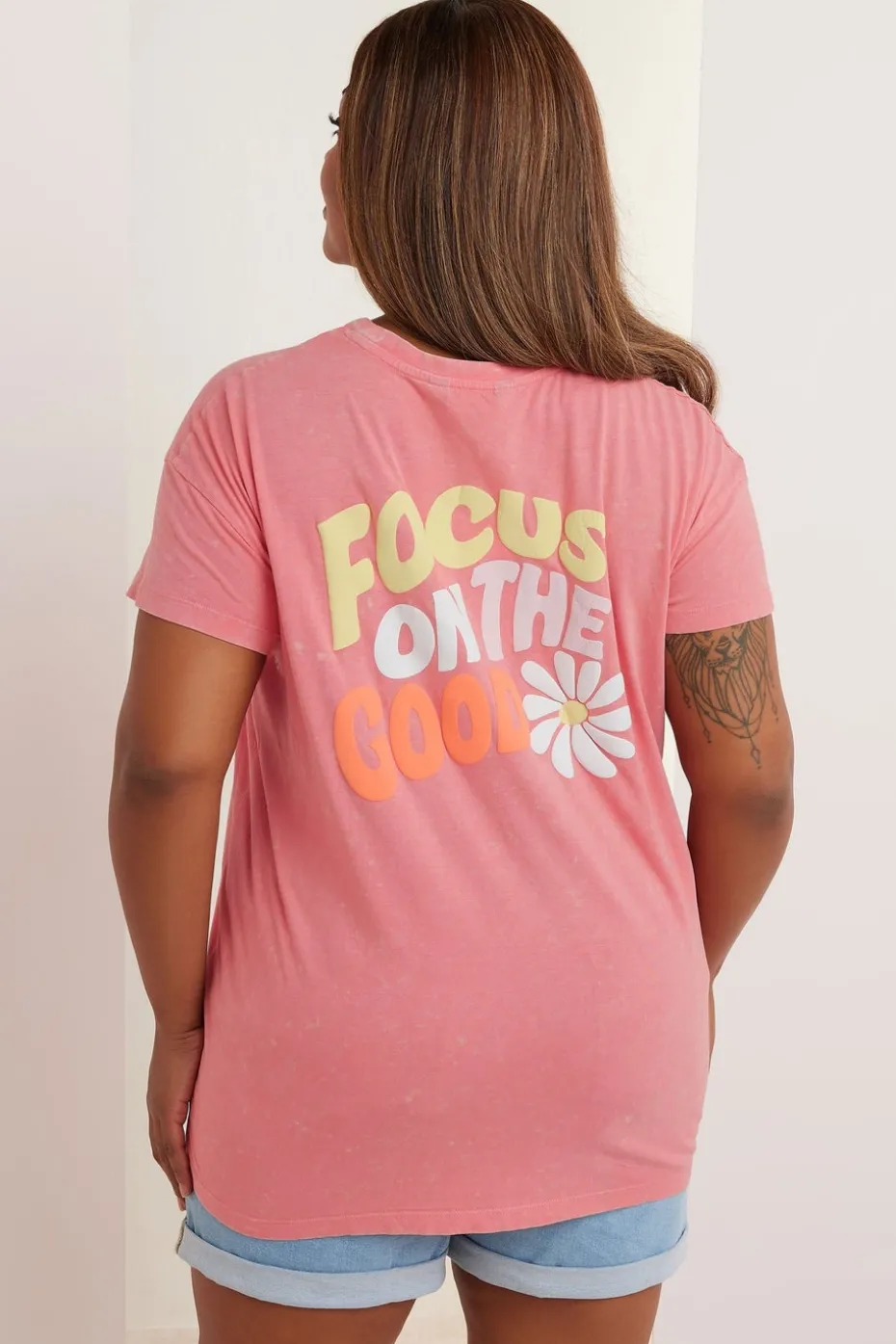 Yours Curve Pink Acid Wash 'Focus On The Good' Daisy Back Print T-Shirt